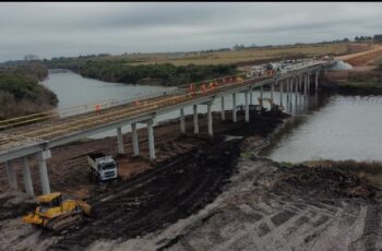 Nuevo Puente Sobre El SAN SALVADOR: Se Termina En OCTUBRE